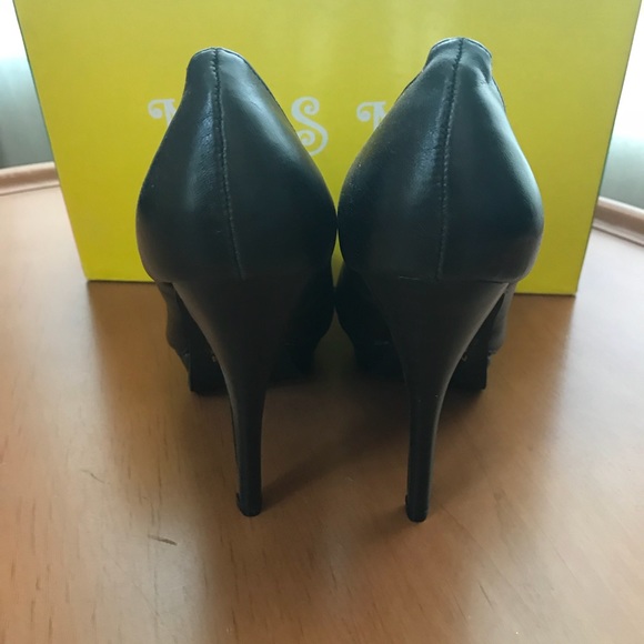 New Miss Me Black 4-1/2 inch open toe pumps 7.5 - Picture 4 of 7